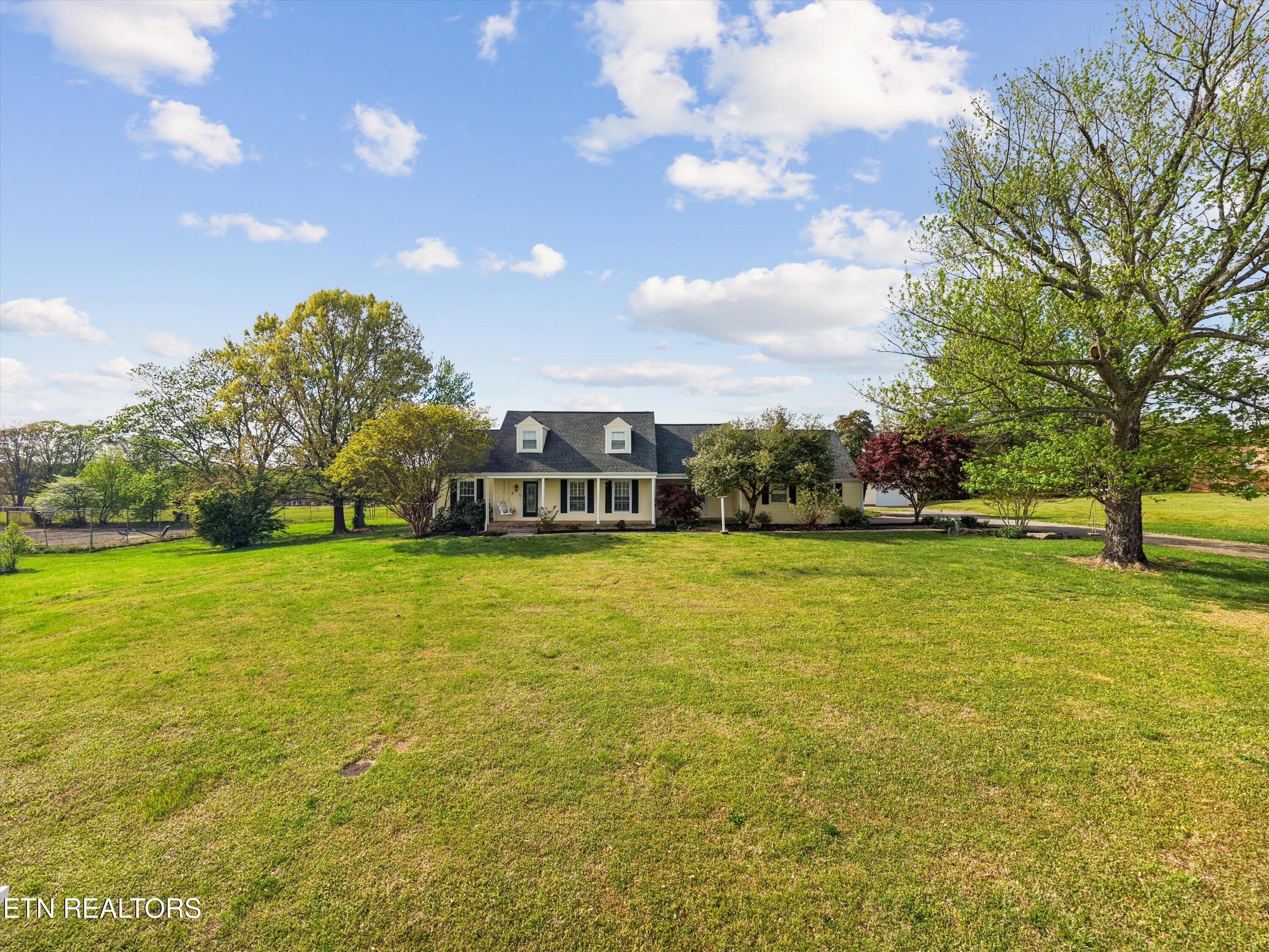 Image 2: 03-1910 Smoky View Cir 03