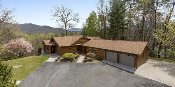 427 Gold Rd