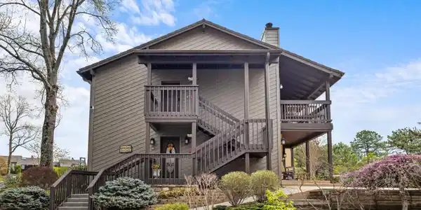 Image 3: 1050SkiViewDr#102-2