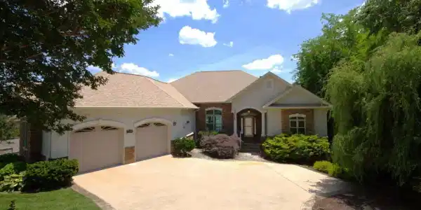 130 Lake Vista Drive