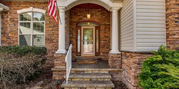 Image 3: Front Entry