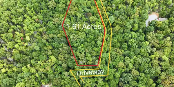 Image 4: Property Lines Approx.