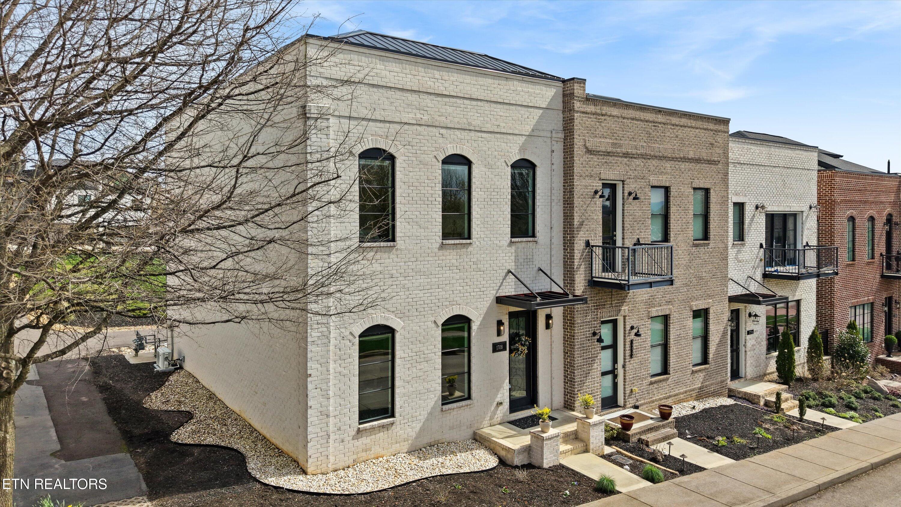 Image 2: Exterior