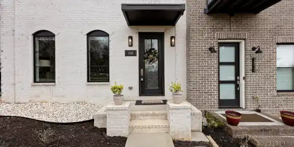 Image 4: Front stoop - view to park