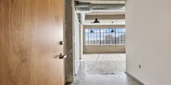 Image 3: Unit 506 Entry