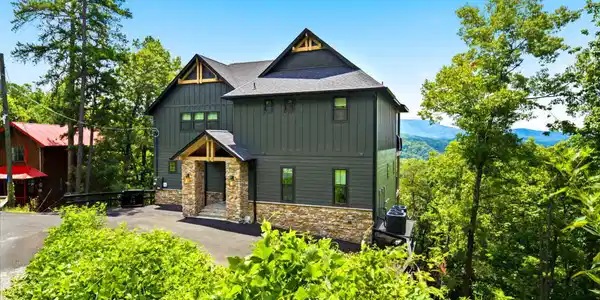 Image 2: 2-web-or-mls-1813-Red-Bone-Way-Seviervil
