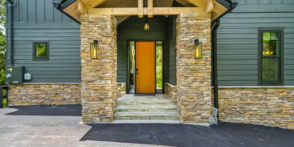 Image 4: 4-web-or-mls-1813-Red-Bone-Way-Seviervil