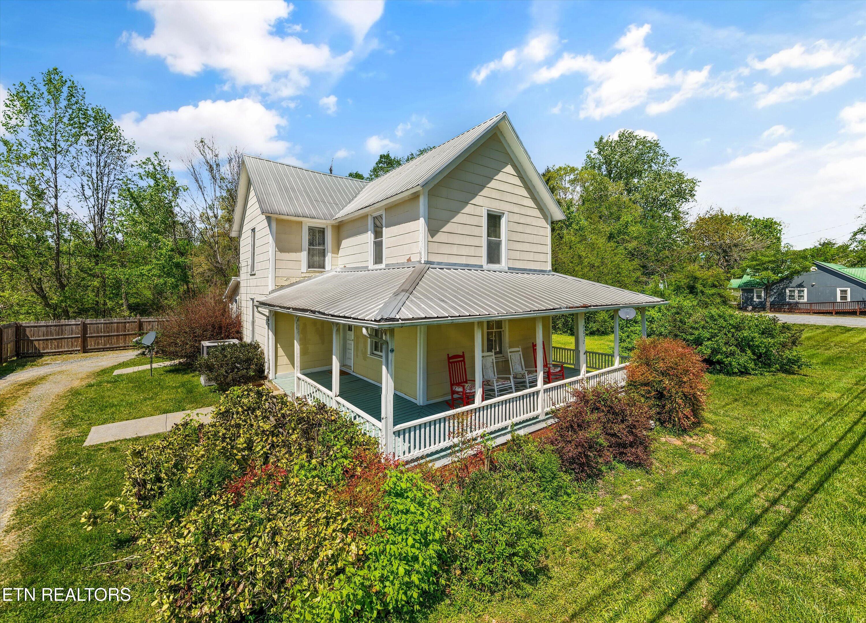 Image 4: Enjoy the Gracious Wrap-Around Porch
