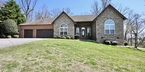 1261 Houston Springs Rd