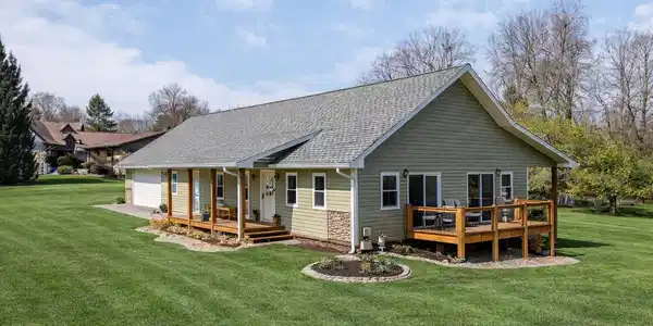 3138 Laurelwood Lane