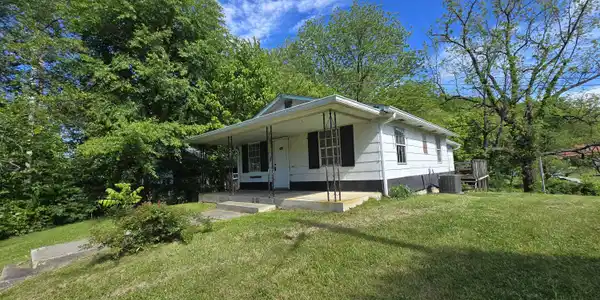 6742 Doctor Thomas Walker Rd