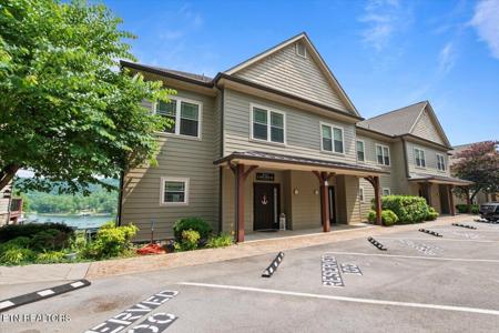 140 Broadleaf Lane
