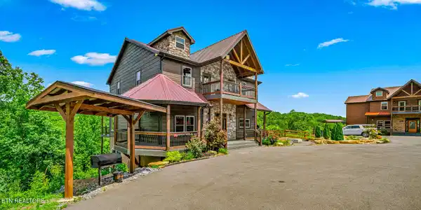 2125 Elk Pass Lane