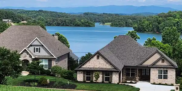 Image 3: 280 Grandville Court