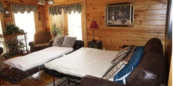 Image 4: Main Level Living Area