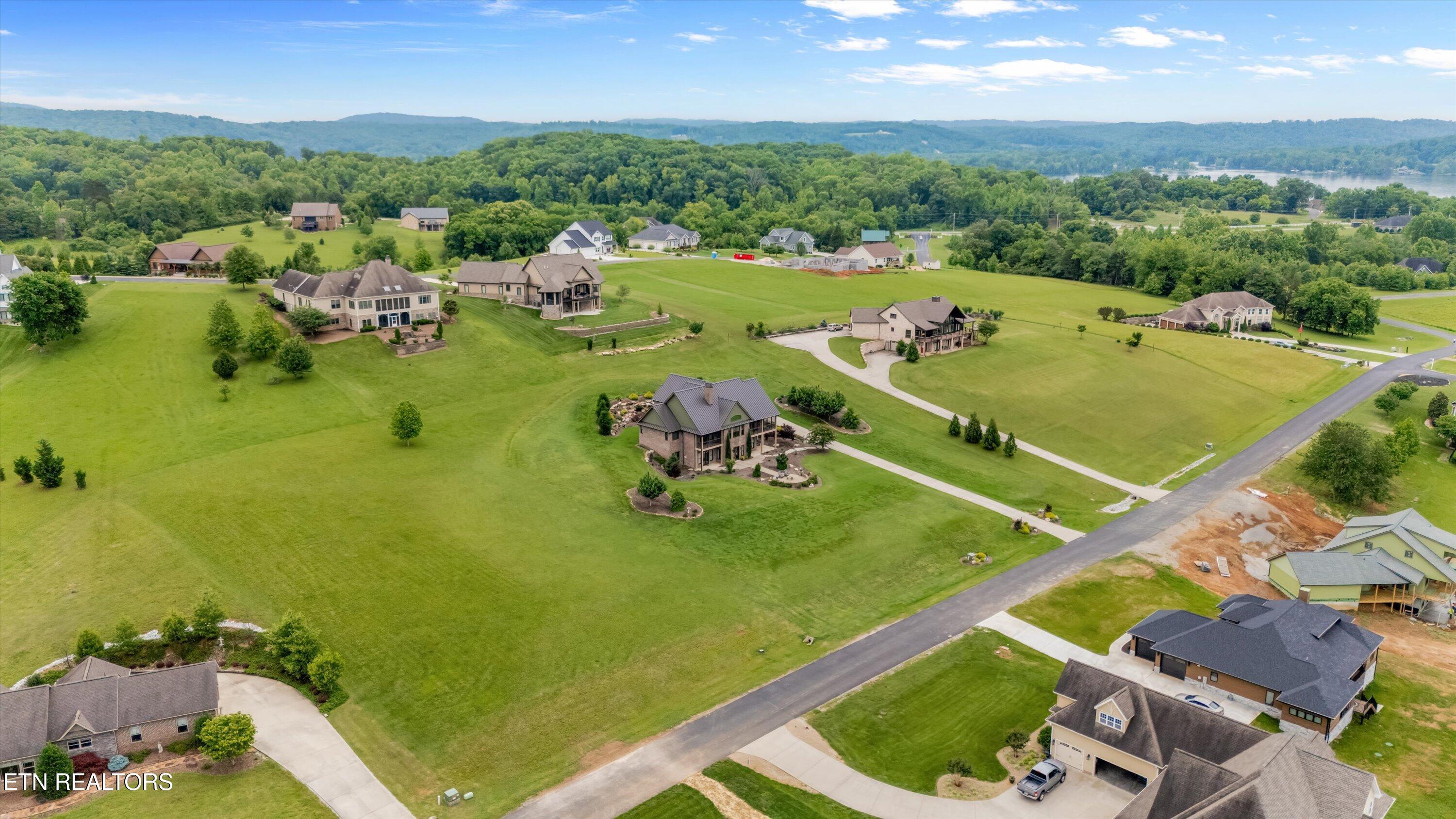 Image 3: 40-307 W Shore Dr-43