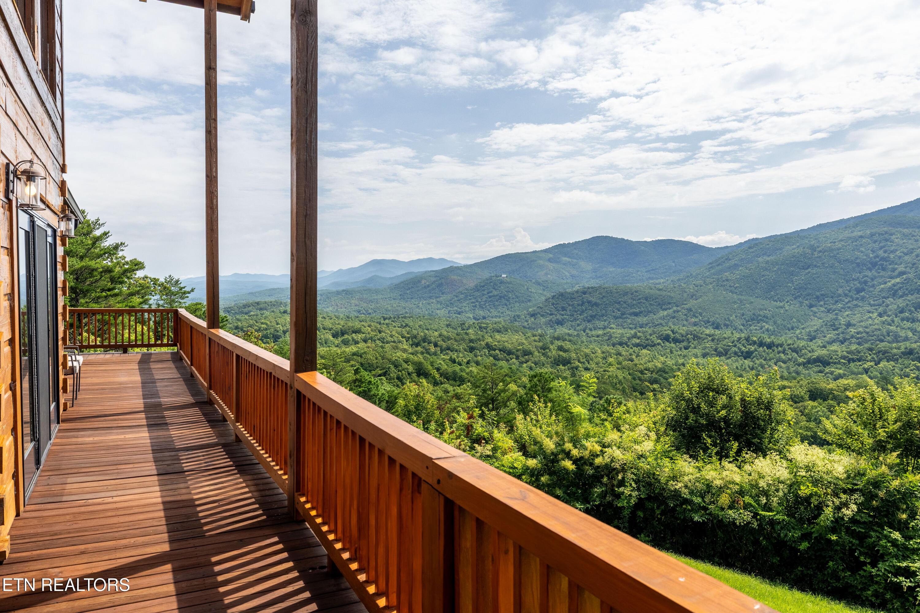 Image 2: 1099Smithfield-41