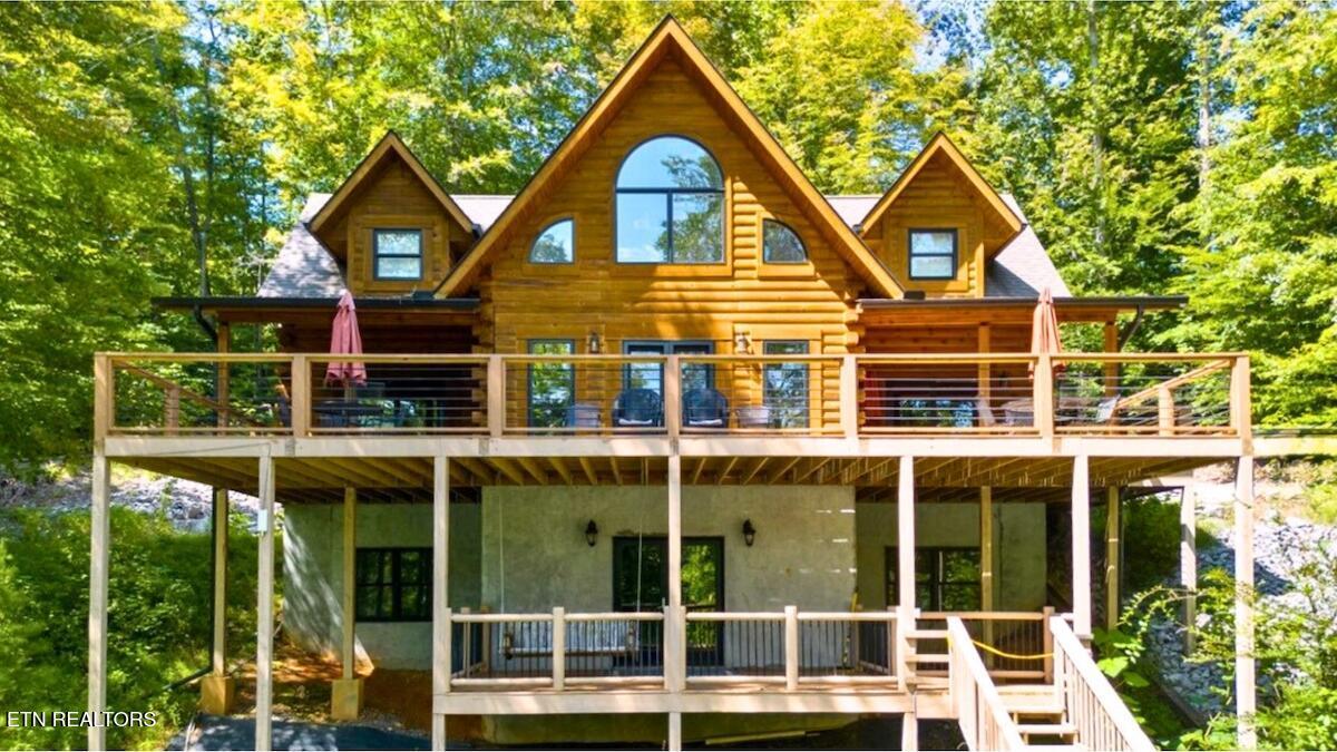 Image 4: Norris-Lake-Lakefront-Home-Log-Cabin