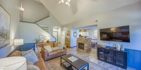 830 Golf View Blvd