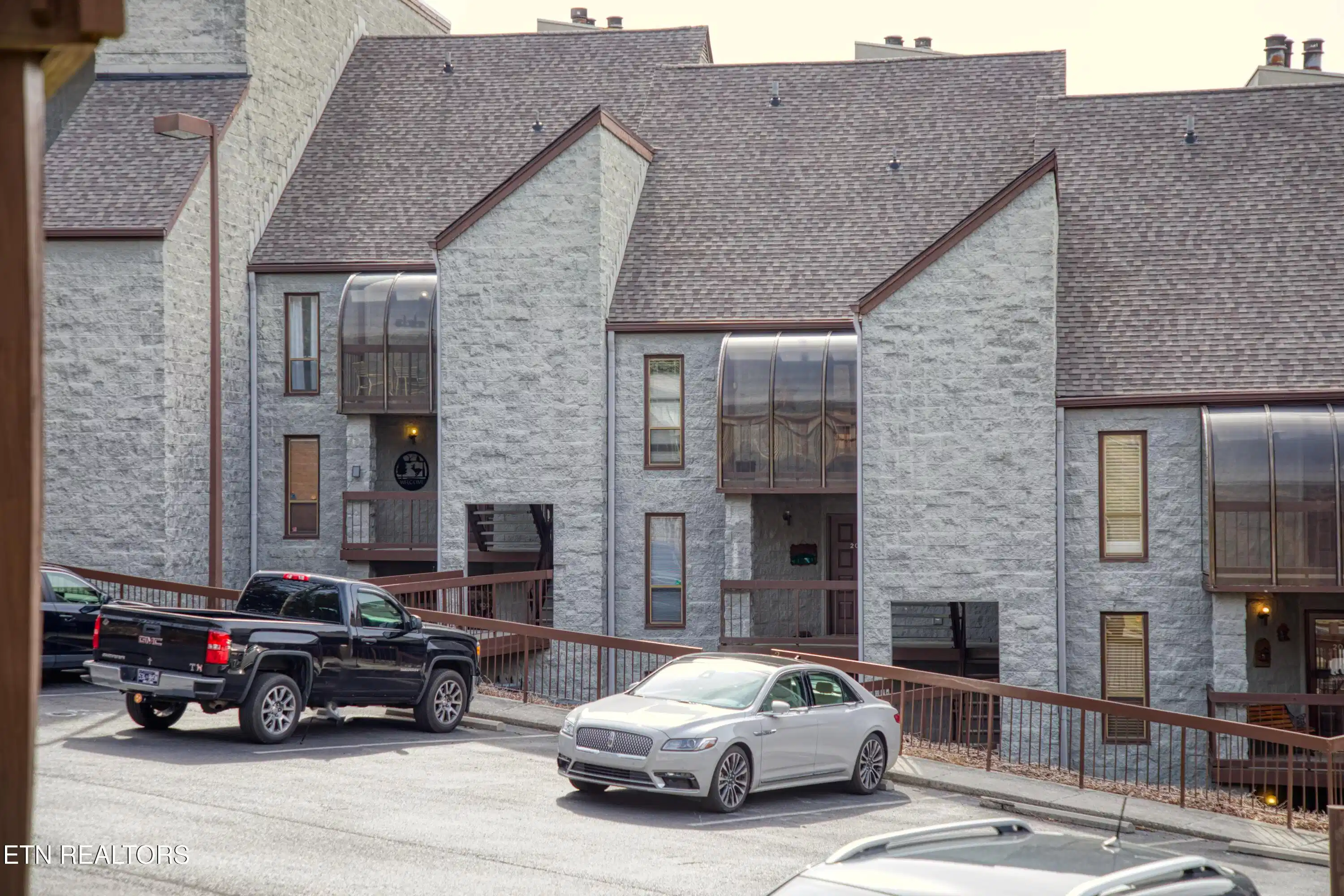 Image 1: Outside pic