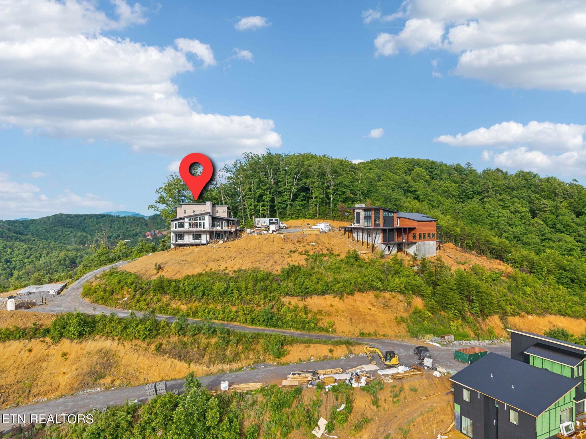 Image 1: 31-web-or-mls-2852 Red Sky Dr - 031 - 1