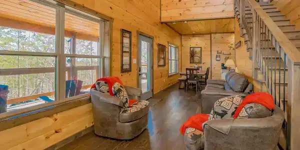 Image 4: living area