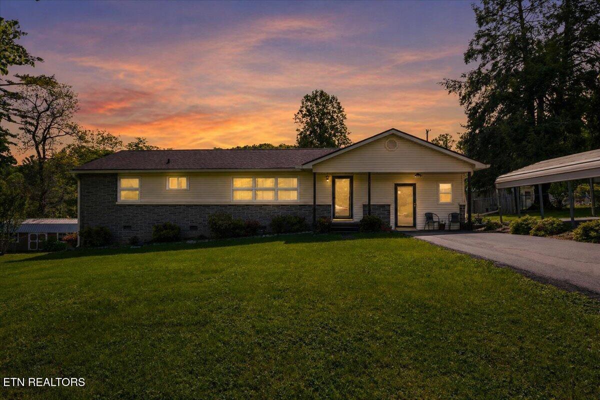 Image 3: 01-212 Sunset Dr