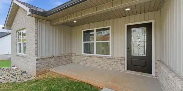 Image 3: Covered Porch