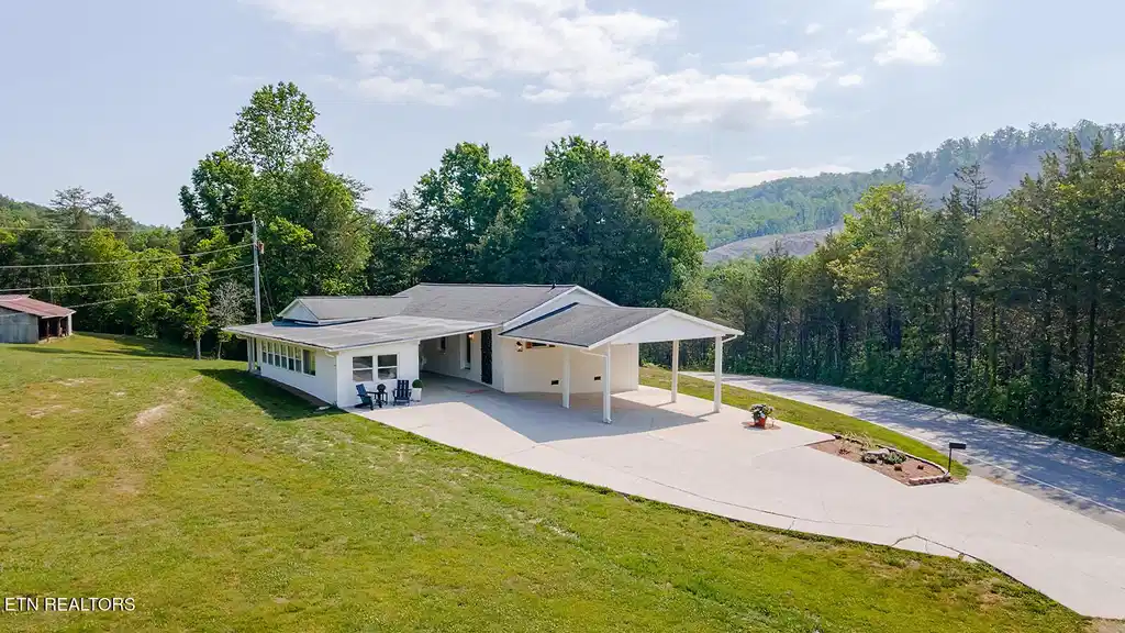 Image 1: DJI_0332-HDR_websize