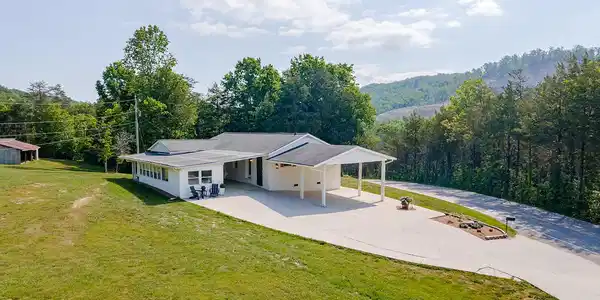 1184 Raccoon Valley Rd