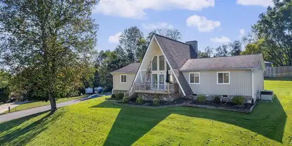 Image 2: 2-web-or-mls-DJI_0694