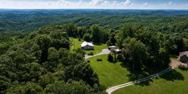 Image 3: 190 Cleve Lane