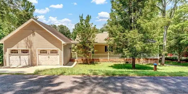 1616 Sequoyah Drive