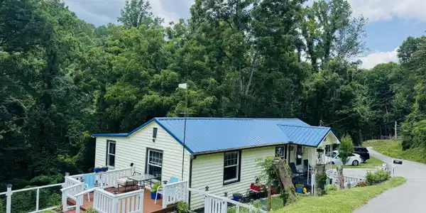 681 Island Cove Rd