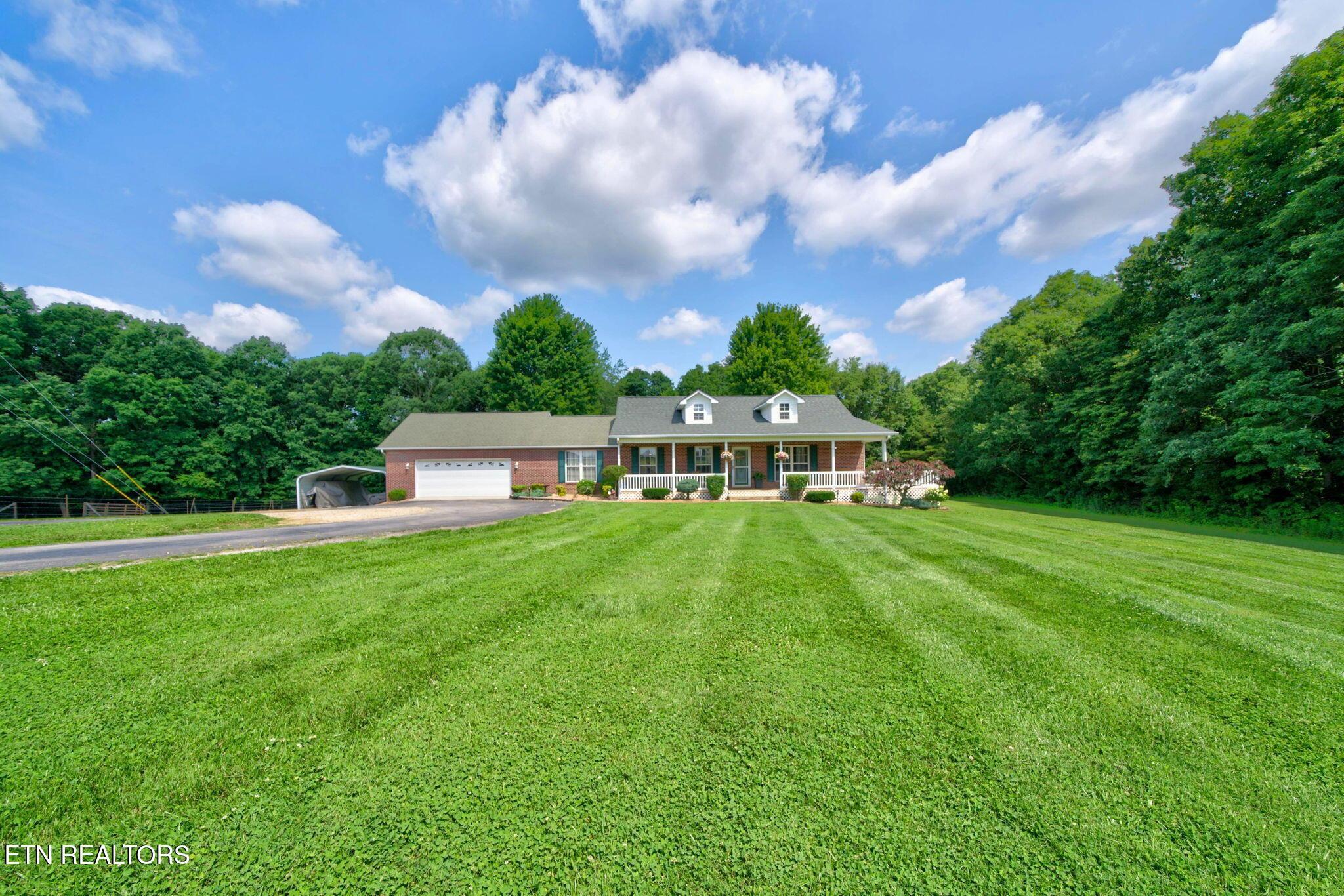Image 2: 2-web-or-mls-651 Highland Ln-009