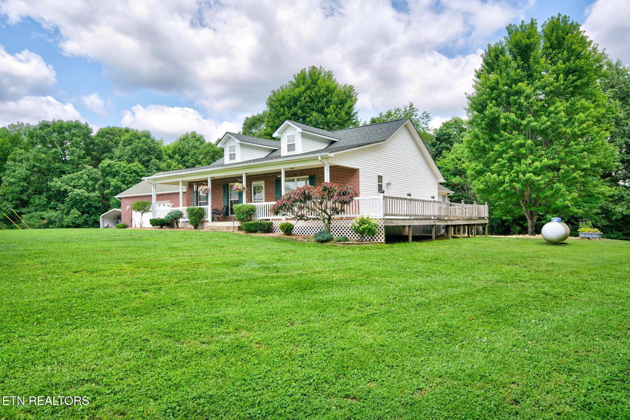 Image 3: 13-web-or-mls-651 Highland Ln-082