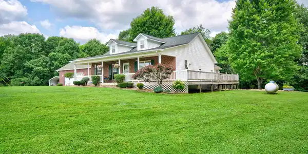 Image 3: 13-web-or-mls-651 Highland Ln-082