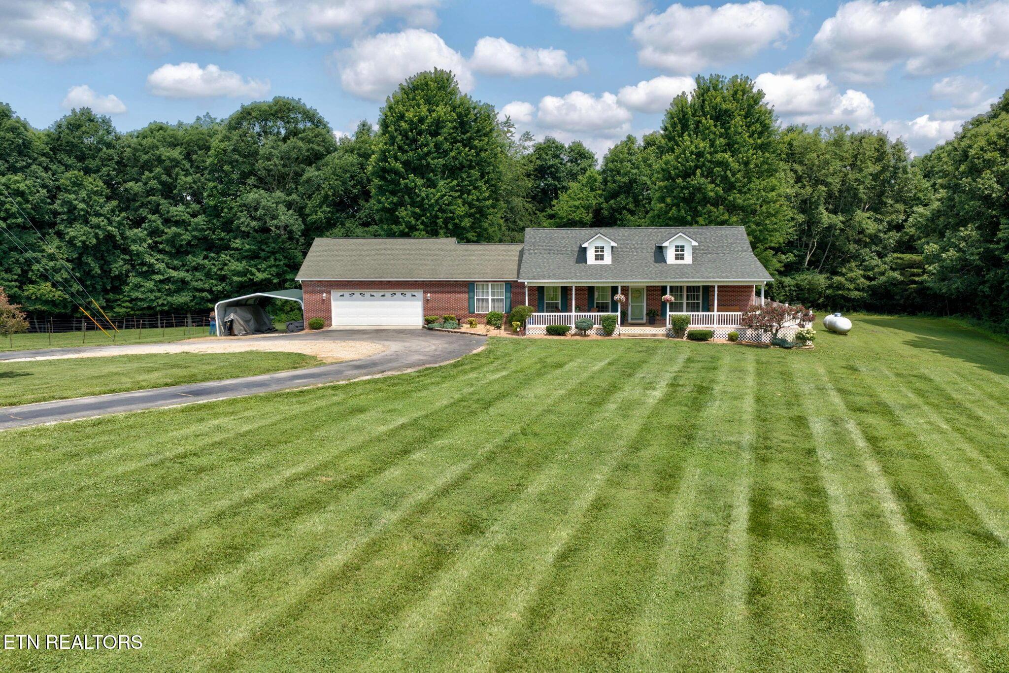 Image 4: 31-web-or-mls-651 Highland Ln-194