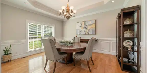 Image 4: 06-1450 St Ives Blvd21