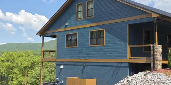 Image 2: L - side