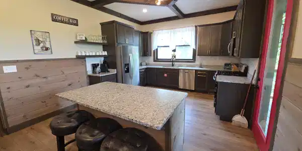 Image 4: Kitchen -1