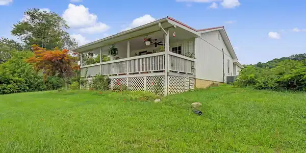 Image 2: 22-web-or-mls-1527-main-st