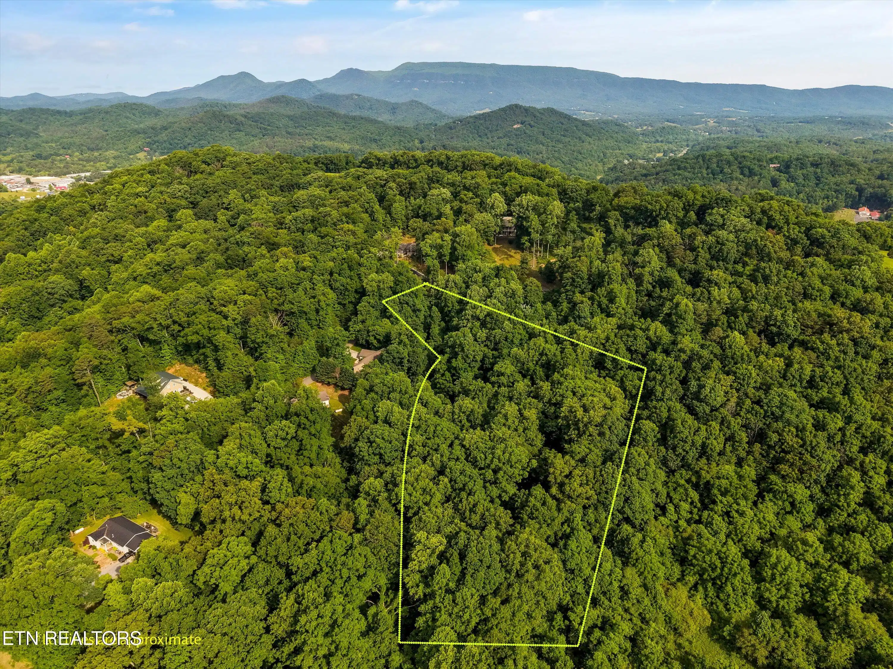 Image 1: 02-Country Mountain Rd 04