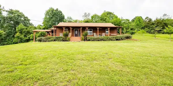 390 Chippewa Lane
