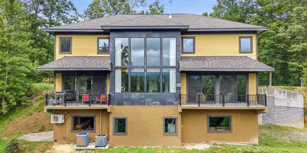 3208 Tanglewood Drive