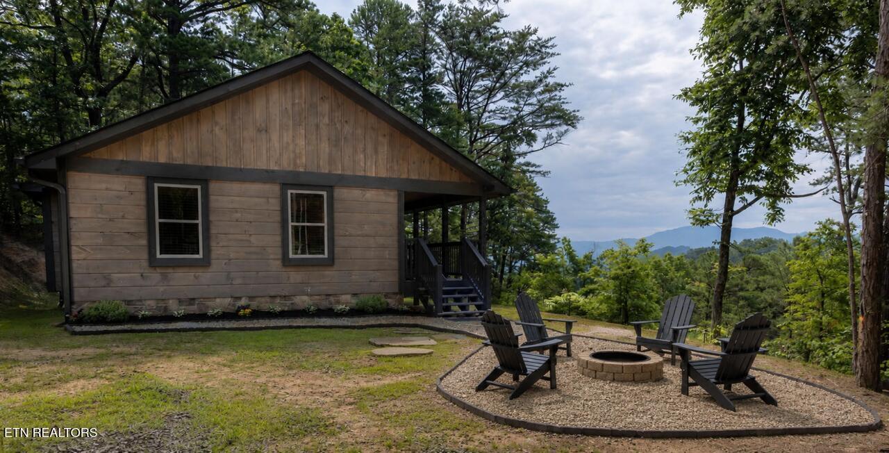 Image 1: Firepit 2
