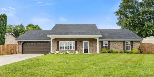 1227 Edinburgh Drive