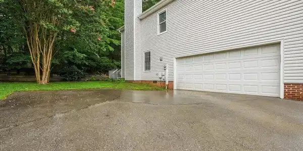 Image 2: 41-1240 Hearthstone Ln 040
