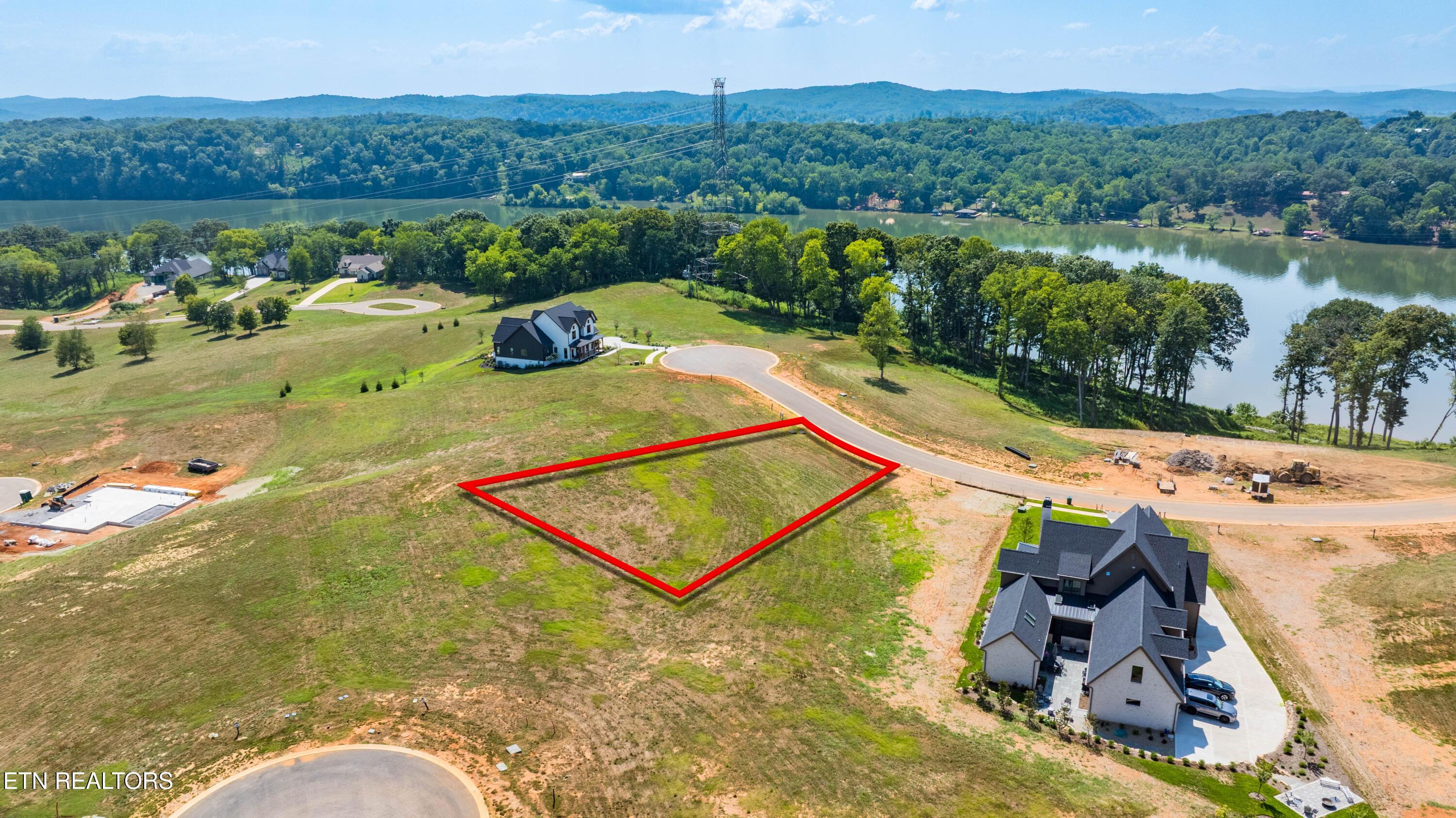 Image 2: 603 Firefly Dr-14