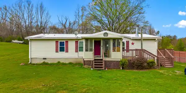 242 Cowan Lane